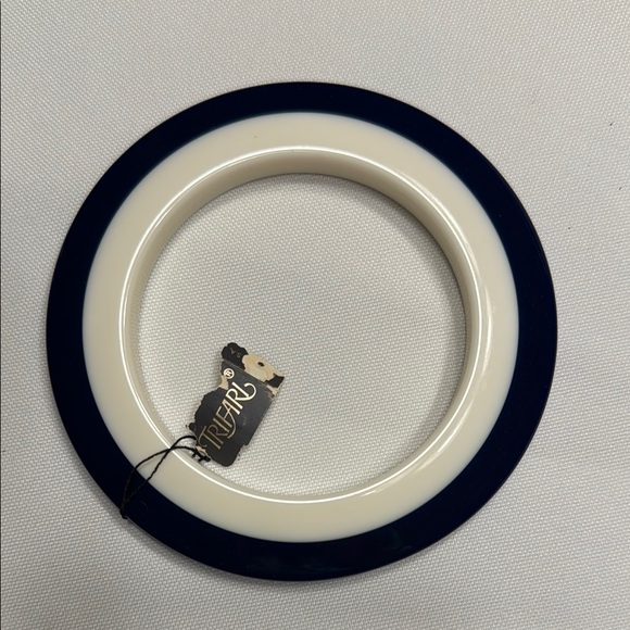 Trifari Jewelry - Vtg. NWT Trifari Lucite Navy and White Bangle Bracelet.